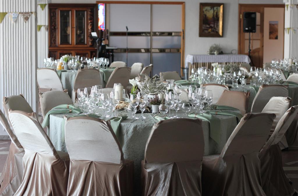 Nidos Banga Hotel Buitenkant foto
