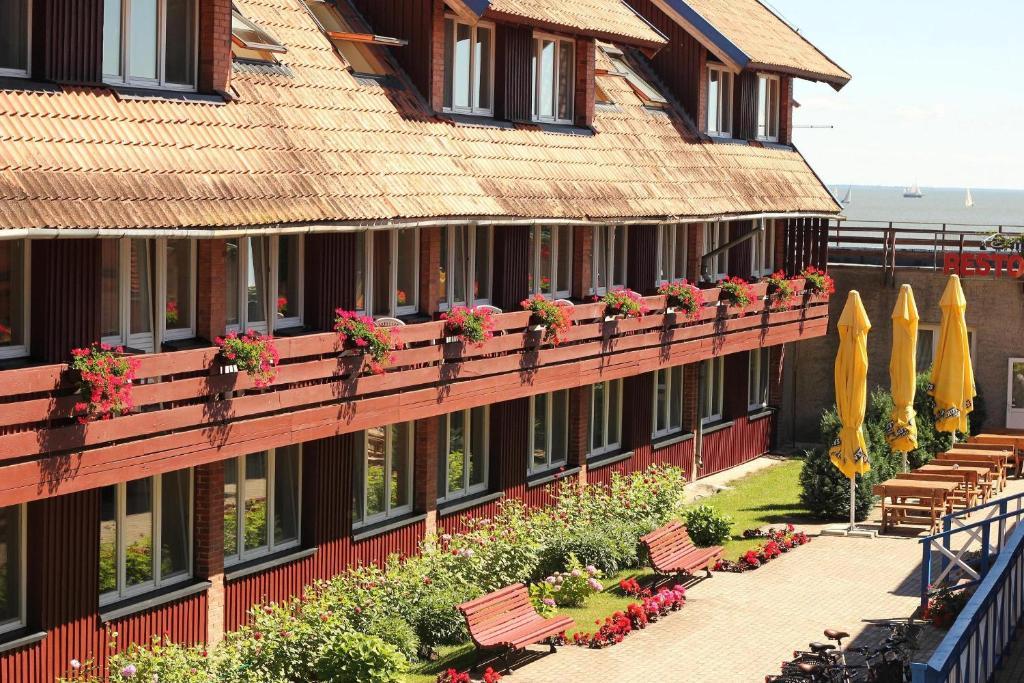 Nidos Banga Hotel Buitenkant foto